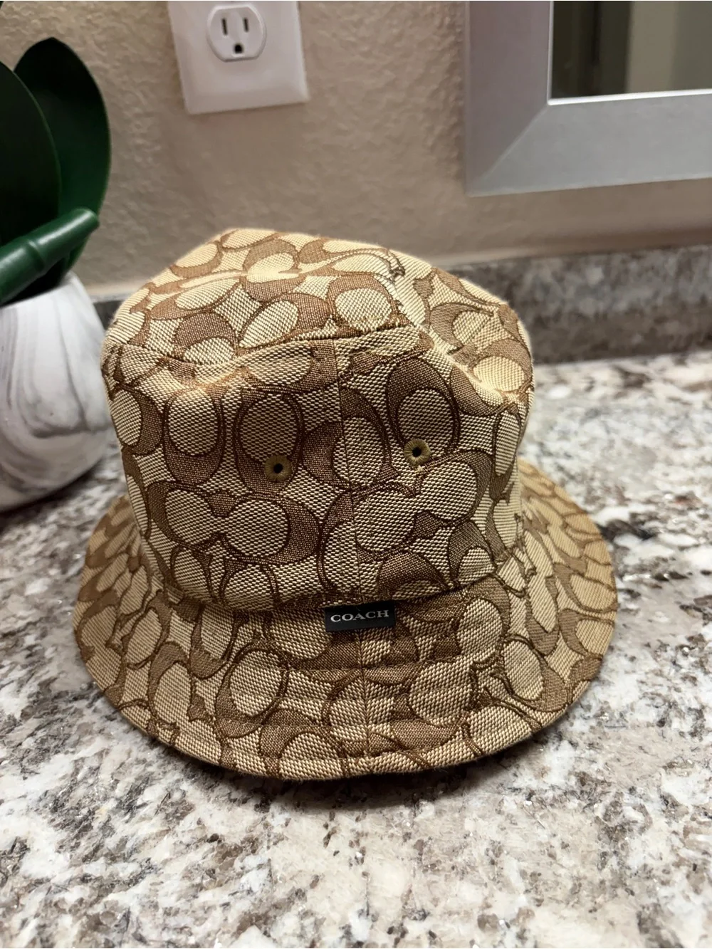 Coach Signature Canvas Bucket Hat - Tan/Brown